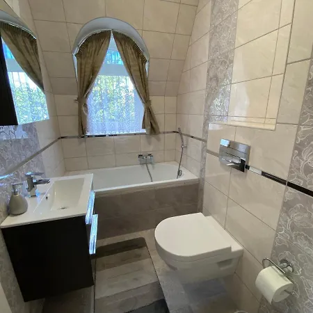 Homestay Sarga-kek Haz Vonyarcvashegy