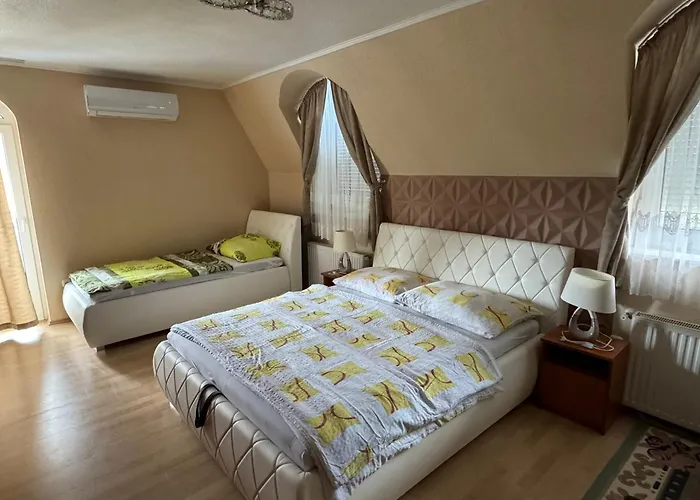 Sárga-kék Ház Homestay szállás Vonyarcvashegy